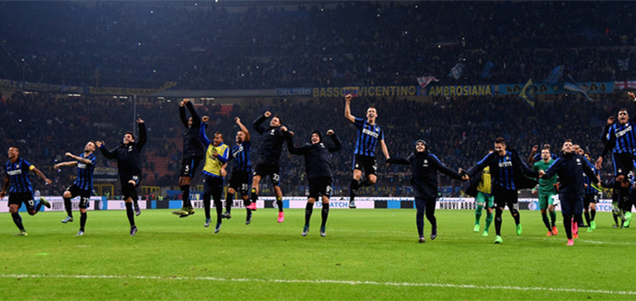 记者问批评球员是否担心更衣室反对，穆帅：你爸对你永远都很好？