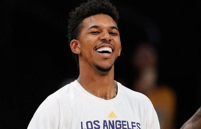 库尔图瓦？就这么轻易的被过了（库尔图瓦就这么轻松被过？）