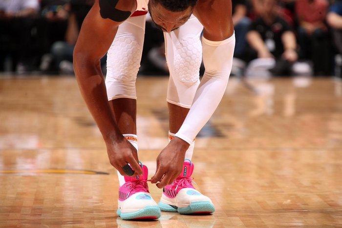 西甲焦点战！马竞主场迎战瓦伦西亚 西蒙尼誓破蝙蝠军团防线（西甲重磅对决：马竞主场迎瓦伦西亚，西蒙尼誓撕蝙蝠军团防线）