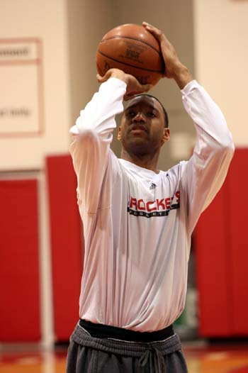 追平切尔西升英超第6！B费2射1传一战造2大神迹，曼联4-1复仇狼队（曼联4-1雪耻狼队升至英超第6追平切尔西！B费双响+助攻缔造两项神迹）