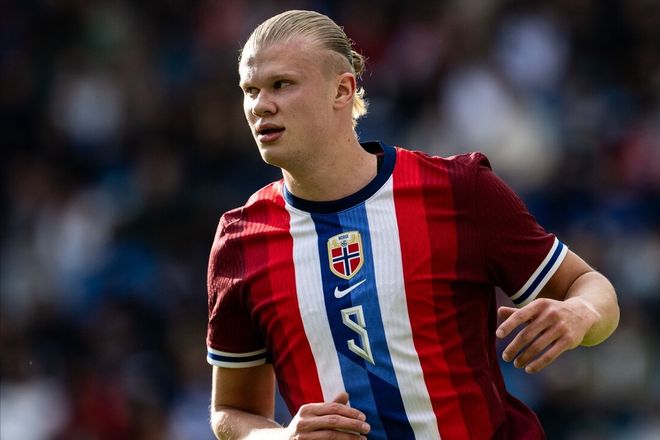 欧冠战报：格鲁克双响，阿贾克斯4-2逆转卡拉巴克收获首胜（欧冠快讯：格鲁克梅开二度 阿贾克斯4-2逆转卡拉巴克迎来首胜）