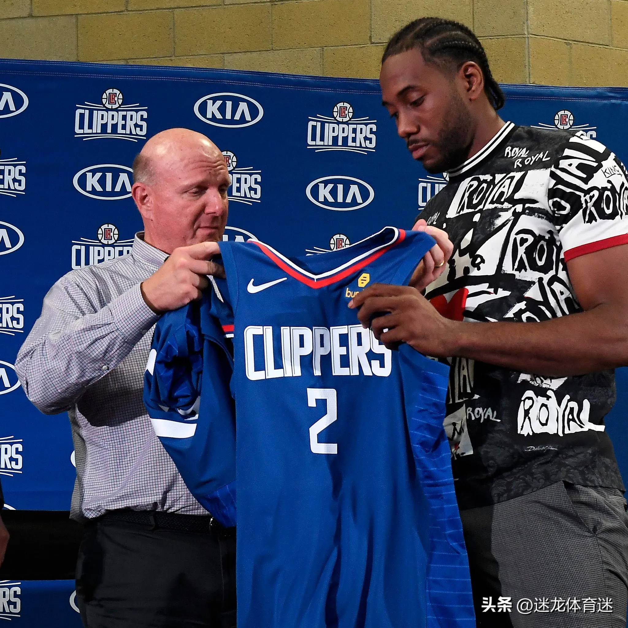 懂球帝2025年11月MVP候选出炉：姆巴佩、哈兰德领衔，莱万在列（懂球帝公布2025年11月MVP候选名单：姆巴佩、哈兰德领衔，莱万入围）